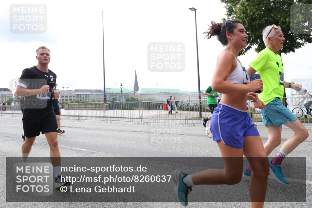 29.06.2025 - hella hamburg halbmarathon Lena Gebhardt http://msf.ph/oto/8260637 29.06.2025 10:34:28 Lombardsbrücke 1025, 1672, 1705, 1787, 2023, 2265, 2412, 2464, 2496, 2510, 2511, 2526, 2801, 2933, 3130, 3145, 3420, 3829, 3848, 4540, 4807, 4824, 4826, 5453, 5584, 5609, 6034, 6105, 6171, 6329, 6571, 6574, 6843, 7324, 7329, 7386, 7644, 7733, 8277, 8349, 8705, 8965, 9122, 9164, 9379, 9448, 9514, 10335, 10360, 10564, 10674, 11245, 11872, 12164, 13957, 15477, 16238, 16311, 16390, 16682, 16919, 17230, 18158, 18941 meine-sportfotos.de