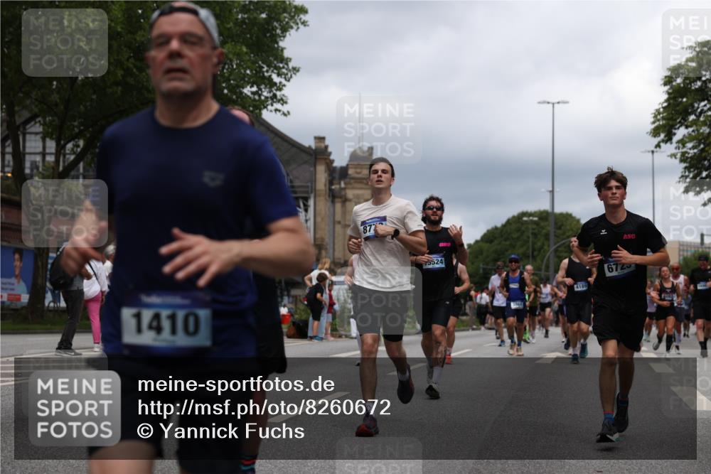 29.06.2025 - hella hamburg halbmarathon Yannick Fuchs http://msf.ph/oto/8260672 29.06.2025 10:48:36 20KM 1125, 1327, 1410, 1496, 1628, 1815, 2474, 2561, 2771, 2884, 3041, 3177, 3791, 3794, 3861, 3945, 4189, 4231, 4938, 5319, 6082, 6084, 6356, 6433, 6443, 6581, 6587, 6723, 6994, 8449, 8514, 8698, 8772, 8798, 8973, 9012, 9060, 9227, 10191, 10192, 10263, 10266, 10368, 10376, 11184, 11333, 11499, 11747, 11797, 11976, 12186, 12362, 12489, 12961, 13297, 13988, 14036, 14175, 14592, 14638, 14660, 14818, 14948, 15113, 15156, 15169, 15389, 15408, 15524, 15879, 16047, 16092, 16574 meine-sportfotos.de