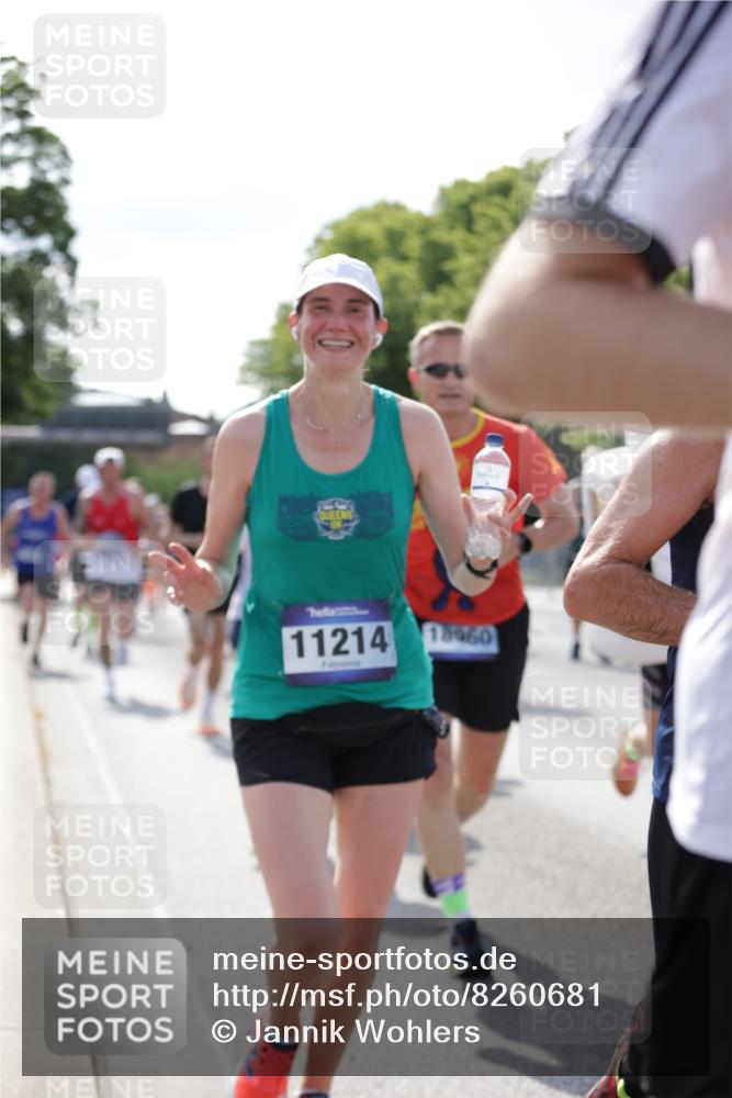 29.06.2025 - hella hamburg halbmarathon Jannik Wohlers http://msf.ph/oto/8260681 29.06.2025 09:58:09 Lombardsbrücke 1285, 1727, 2029, 2518, 2656, 2883, 3041, 3097, 3819, 3859, 4120, 4152, 4167, 5259, 5378, 5721, 5894, 6433, 6592, 6759, 6877, 7716, 8311, 8393, 8825, 10084, 11214, 11638, 11870, 12362, 12483, 12526, 12632, 12633, 12735, 12761, 13465, 13470, 13536, 14266, 14323, 14365, 14626, 14678, 14805, 14845, 15389, 15523, 15727, 15854, 15914, 16176, 16409, 16470, 16653, 16830, 16879, 16924, 17346, 17348, 18551, 18799, 18867, 19244 meine-sportfotos.de