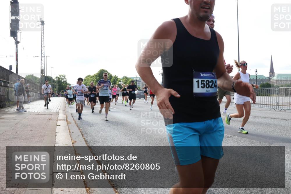 29.06.2025 - hella hamburg halbmarathon Lena Gebhardt http://msf.ph/oto/8260805 29.06.2025 09:57:03 Lombardsbrücke 1327, 1381, 1442, 1460, 1496, 1537, 1657, 1783, 1833, 2013, 2025, 2058, 2074, 2111, 2119, 2208, 2340, 2378, 2396, 2595, 2814, 2839, 2869, 2878, 3093, 3310, 3575, 3652, 3791, 4065, 4377, 4404, 4635, 4726, 4770, 4897, 5008, 5013, 5021, 5169, 5194, 5319, 5744, 5839, 6033, 6286, 6377, 6561, 6562, 6631, 6720, 6762, 7176, 7177, 7259, 7475, 7918, 8112, 8261, 8313, 8361, 8572, 8587, 8618, 8651, 8661, 8710, 8813, 8863, 8921, 8930, 9060, 9082, 9316, 9497, 9597, 9638 meine-sportfotos.de