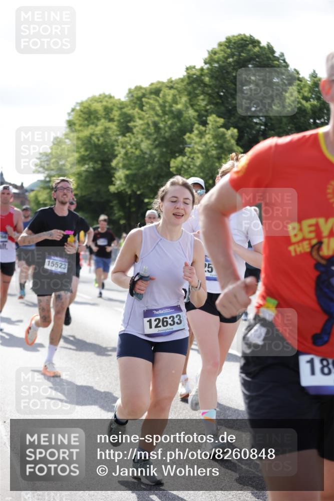 29.06.2025 - hella hamburg halbmarathon Jannik Wohlers http://msf.ph/oto/8260848 29.06.2025 09:58:11 Lombardsbrücke 1285, 1727, 2029, 2518, 2656, 2883, 2907, 3041, 3097, 3819, 3859, 4120, 4152, 4167, 5084, 5259, 5378, 5894, 6433, 6592, 6759, 6877, 7716, 8311, 8393, 8825, 10724, 11214, 11638, 11870, 12362, 12483, 12526, 12632, 12633, 12735, 12761, 13465, 13470, 13536, 13694, 13706, 13880, 14266, 14323, 14368, 14626, 14805, 14845, 15275, 15389, 15506, 15523, 15727, 15854, 15914, 16108, 16176, 16470, 16830, 16879, 16924, 17346, 17348, 18551, 18867, 19244 meine-sportfotos.de
