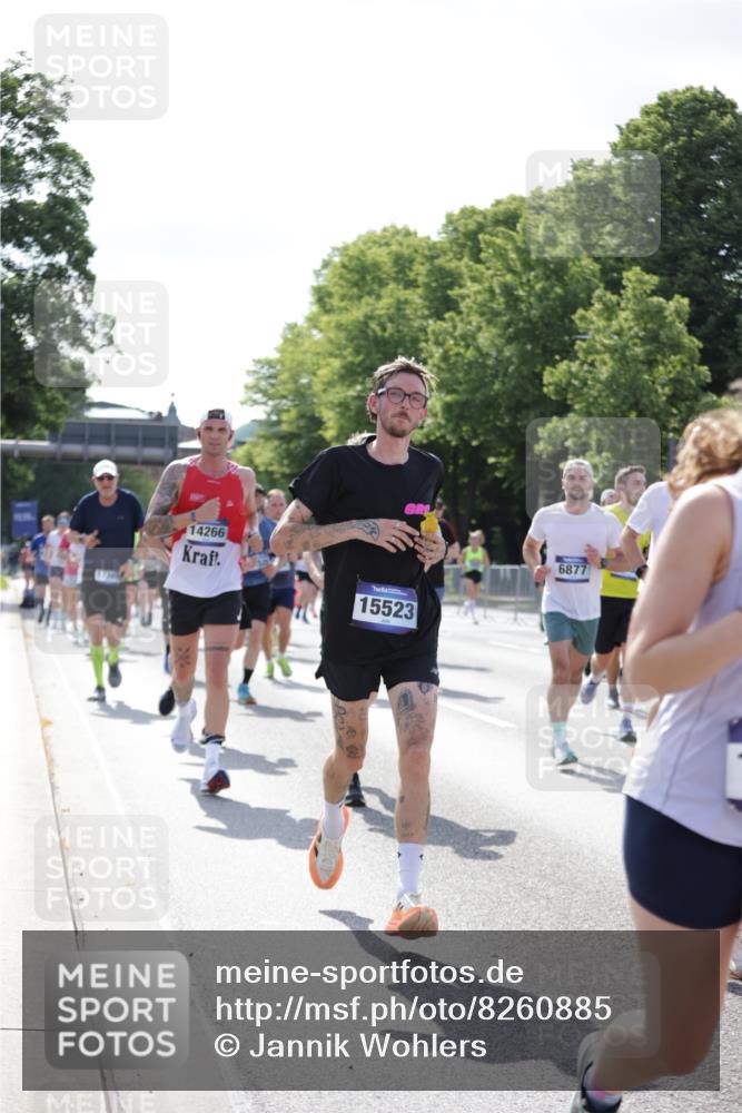 29.06.2025 - hella hamburg halbmarathon Jannik Wohlers http://msf.ph/oto/8260885 29.06.2025 09:58:11 Lombardsbrücke 1285, 1727, 2029, 2518, 2656, 2883, 2907, 3041, 3097, 3819, 3859, 4120, 4152, 4167, 5084, 5259, 5378, 5894, 6433, 6592, 6759, 6877, 7716, 8311, 8393, 8825, 10724, 11214, 11638, 11870, 12362, 12483, 12526, 12632, 12633, 12735, 12761, 13465, 13470, 13536, 13694, 13706, 13880, 14266, 14323, 14368, 14626, 14805, 14845, 15275, 15389, 15506, 15523, 15727, 15854, 15914, 16108, 16176, 16470, 16830, 16879, 16924, 17346, 17348, 18551, 18867, 19244 meine-sportfotos.de
