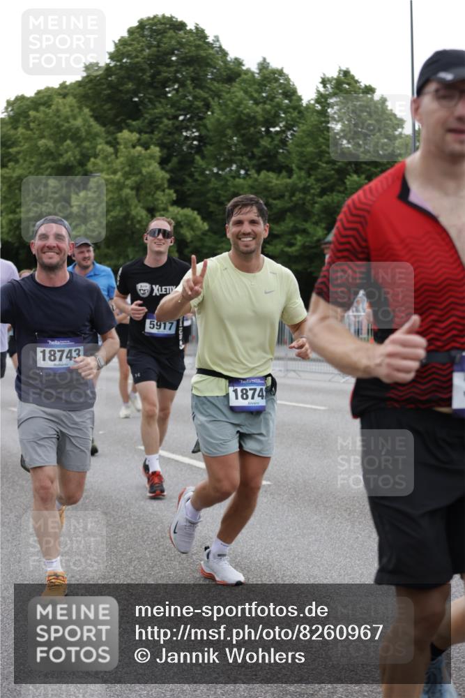 29.06.2025 - hella hamburg halbmarathon Jannik Wohlers http://msf.ph/oto/8260967 29.06.2025 10:32:44 Lombardsbrücke 1324, 1764, 2038, 2054, 2085, 2838, 2959, 3391, 3708, 3871, 4030, 4096, 4555, 4650, 5110, 5180, 5581, 5917, 6773, 7982, 8595, 9143, 9289, 9471, 9768, 11229, 11260, 11713, 11826, 12039, 12423, 12424, 12812, 12813, 12907, 13339, 13789, 14085, 14305, 14347, 14743, 15091, 15815, 15885, 15951, 15957, 15964, 16246, 16270, 16391, 16702, 17135, 17157, 17317, 17417, 17664, 18191, 18409, 18742, 18743, 18951, 19213 meine-sportfotos.de