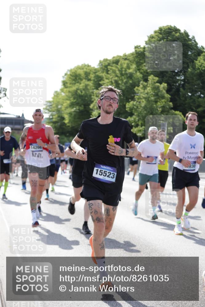 29.06.2025 - hella hamburg halbmarathon Jannik Wohlers http://msf.ph/oto/8261035 29.06.2025 09:58:12 Lombardsbrücke 1285, 1727, 1946, 1951, 2029, 2518, 2656, 2840, 2883, 2907, 3041, 3097, 3819, 3859, 4120, 4152, 4167, 5077, 5084, 5259, 5378, 5894, 6433, 6592, 6759, 6877, 7082, 7716, 8393, 8825, 10724, 11214, 11638, 11870, 12362, 12483, 12526, 12632, 12633, 12735, 12761, 13465, 13470, 13536, 13694, 13706, 13880, 14266, 14368, 14626, 14805, 14845, 15275, 15389, 15506, 15523, 15727, 15854, 15914, 16108, 16176, 16470, 16830, 17346, 17348, 19244 meine-sportfotos.de