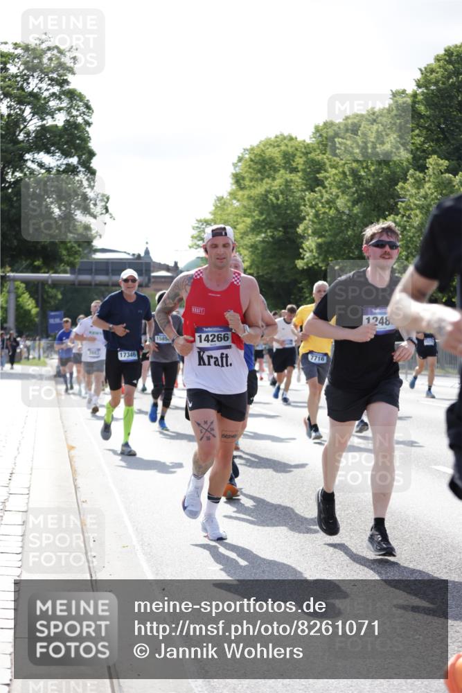 29.06.2025 - hella hamburg halbmarathon Jannik Wohlers http://msf.ph/oto/8261071 29.06.2025 09:58:12 Lombardsbrücke 1285, 1727, 1946, 1951, 2029, 2518, 2656, 2840, 2883, 2907, 3041, 3097, 3819, 3859, 4120, 4152, 4167, 5077, 5084, 5259, 5378, 5894, 6433, 6592, 6759, 6877, 7082, 7716, 8393, 8825, 10724, 11214, 11638, 11870, 12362, 12483, 12526, 12632, 12633, 12735, 12761, 13465, 13470, 13536, 13694, 13706, 13880, 14266, 14368, 14626, 14805, 14845, 15275, 15389, 15506, 15523, 15727, 15854, 15914, 16108, 16176, 16470, 16830, 17346, 17348, 19244 meine-sportfotos.de