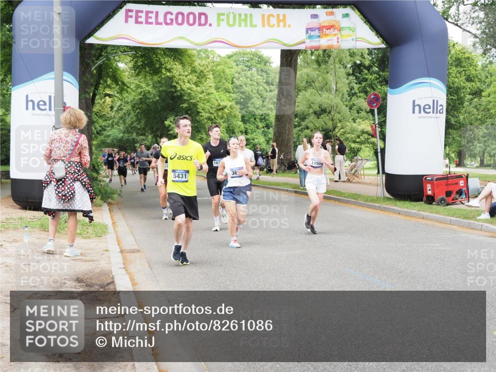 29.06.2025 - hella hamburg halbmarathon MichiJ http://msf.ph/oto/8261086 29.06.2025 10:53:47 Zwischen KM18-KM19 1329, 2868, 3630, 5431, 12998, 16379, 17500, 18857 meine-sportfotos.de