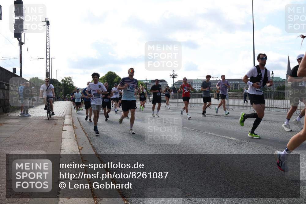 29.06.2025 - hella hamburg halbmarathon Lena Gebhardt http://msf.ph/oto/8261087 29.06.2025 09:57:04 Lombardsbrücke 1030, 1327, 1381, 1442, 1460, 1496, 1537, 1657, 1783, 1833, 2013, 2025, 2058, 2074, 2111, 2119, 2208, 2340, 2378, 2396, 2595, 2814, 2839, 2869, 2878, 3093, 3310, 3575, 3652, 3791, 4377, 4404, 4635, 4726, 4770, 4897, 5008, 5013, 5021, 5169, 5194, 5319, 5744, 5839, 6033, 6286, 6377, 6561, 6562, 6631, 6720, 6762, 7176, 7177, 7259, 7475, 7918, 8112, 8261, 8313, 8361, 8572, 8587, 8618, 8651, 8661, 8710, 8813, 8863, 8921, 8930, 9060, 9082, 9316, 9497, 9597, 9638, 10191 meine-sportfotos.de