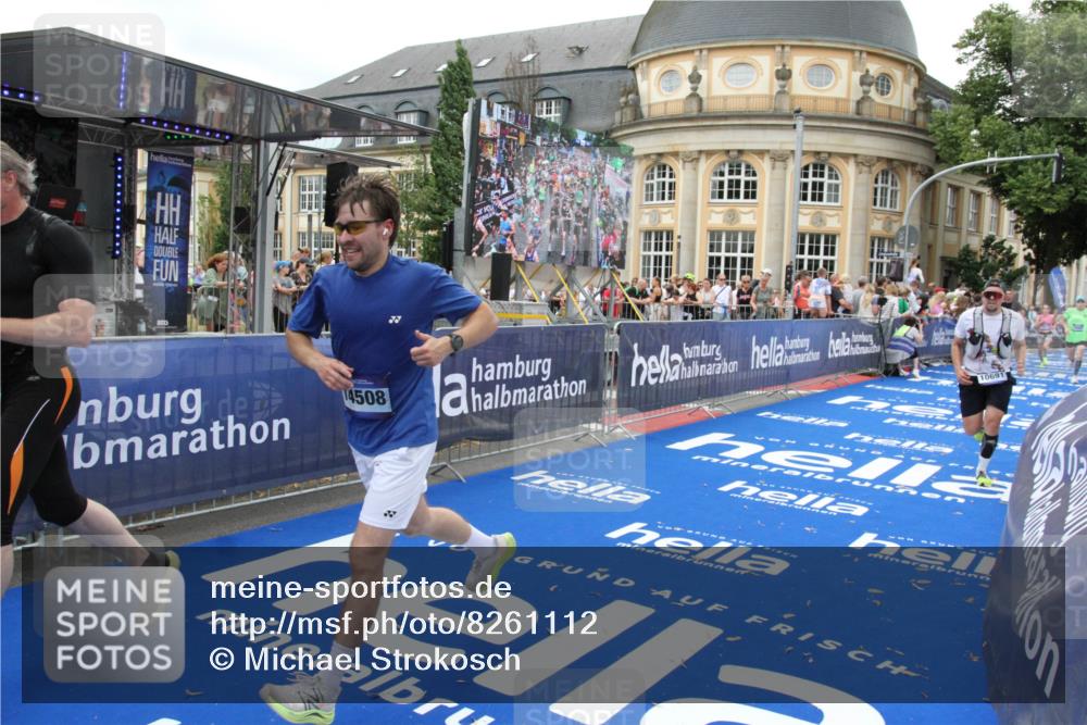 29.06.2025 - hella hamburg halbmarathon Michael Strokosch http://msf.ph/oto/8261112 29.06.2025 10:51:37 Ziel 1335, 5008, 7943, 10691, 13327, 13403, 19007 meine-sportfotos.de
