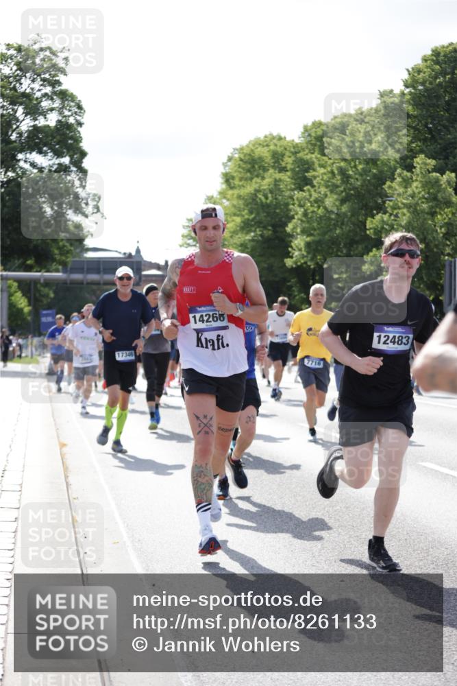 29.06.2025 - hella hamburg halbmarathon Jannik Wohlers http://msf.ph/oto/8261133 29.06.2025 09:58:12 Lombardsbrücke 1285, 1727, 1946, 1951, 2029, 2518, 2656, 2840, 2883, 2907, 3041, 3097, 3819, 3859, 4120, 4152, 4167, 5077, 5084, 5259, 5378, 5894, 6433, 6592, 6759, 6877, 7082, 7716, 8393, 8825, 10724, 11214, 11638, 11870, 12362, 12483, 12526, 12632, 12633, 12735, 12761, 13465, 13470, 13536, 13694, 13706, 13880, 14266, 14368, 14626, 14805, 14845, 15275, 15389, 15506, 15523, 15727, 15854, 15914, 16108, 16176, 16470, 16830, 17346, 17348, 19244 meine-sportfotos.de