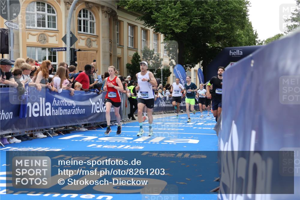 29.06.2025 - hella hamburg halbmarathon Strokosch-Dieckow http://msf.ph/oto/8261203 29.06.2025 10:43:22 Ziel 2653, 3109, 3124, 3146, 3928, 5124, 5436, 5506, 7635, 8664, 9931, 10099, 10237, 13348, 15921, 16314, 16720, 16997, 17391, 18274, 18810, 18942, 18987, 19009, 19051 meine-sportfotos.de