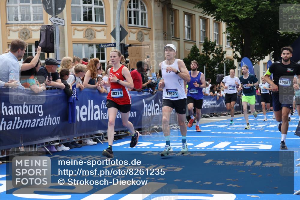 29.06.2025 - hella hamburg halbmarathon Strokosch-Dieckow http://msf.ph/oto/8261235 29.06.2025 10:43:23 Ziel 2653, 3109, 3124, 3146, 3928, 5124, 5436, 5506, 7635, 8664, 9931, 10099, 10237, 10246, 11648, 13348, 15921, 16338, 16720, 16997, 17391, 18274, 18513, 18810, 18942, 18987, 19009, 19051 meine-sportfotos.de