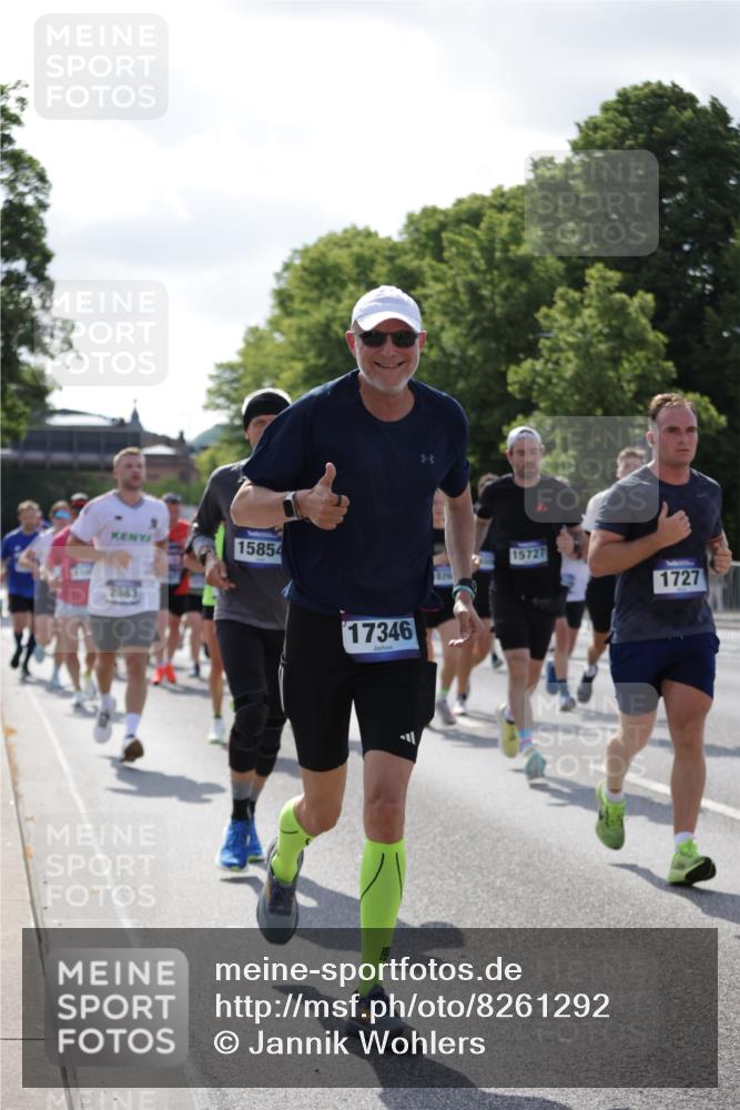 29.06.2025 - hella hamburg halbmarathon Jannik Wohlers http://msf.ph/oto/8261292 29.06.2025 09:58:15 Lombardsbrücke 1285, 1727, 1946, 1951, 2029, 2518, 2840, 2883, 2907, 3097, 3819, 3952, 4120, 4152, 4167, 5077, 5084, 5259, 5378, 5894, 6433, 6592, 6657, 6759, 6877, 7082, 7369, 7716, 8322, 8393, 8639, 10724, 11212, 11214, 11638, 12362, 12483, 12526, 12632, 12633, 12735, 12761, 13397, 13465, 13470, 13536, 13694, 13706, 13880, 14266, 14355, 14363, 14368, 14702, 14805, 14845, 15275, 15389, 15506, 15523, 15727, 15854, 15914, 16108, 16176, 16470, 16830, 17181, 17346, 17348, 17491 meine-sportfotos.de