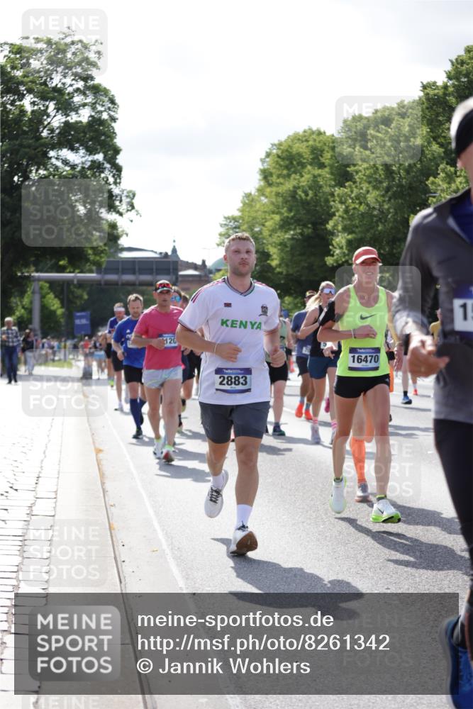 29.06.2025 - hella hamburg halbmarathon Jannik Wohlers http://msf.ph/oto/8261342 29.06.2025 09:58:17 Lombardsbrücke 1285, 1727, 1946, 1951, 2029, 2518, 2840, 2883, 2907, 3097, 3819, 3952, 4120, 4152, 4167, 5077, 5084, 5259, 5378, 5894, 6294, 6592, 6657, 6759, 6877, 7082, 7369, 7716, 8322, 8393, 8639, 10724, 11212, 11214, 11638, 11976, 12362, 12483, 12526, 12632, 12633, 12735, 13397, 13465, 13470, 13536, 13694, 13706, 13880, 14266, 14355, 14363, 14368, 14702, 15275, 15389, 15506, 15523, 15727, 15854, 16108, 16176, 16470, 16830, 17181, 17346, 17348, 17491 meine-sportfotos.de