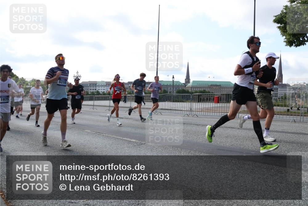 29.06.2025 - hella hamburg halbmarathon Lena Gebhardt http://msf.ph/oto/8261393 29.06.2025 09:57:05 Lombardsbrücke 1030, 1327, 1381, 1442, 1460, 1496, 1537, 1657, 1783, 1833, 2013, 2025, 2074, 2111, 2119, 2208, 2340, 2378, 2396, 2595, 2814, 2839, 2869, 2878, 3093, 3103, 3310, 3575, 3652, 3791, 4377, 4404, 4558, 4635, 4726, 4770, 4897, 5008, 5013, 5021, 5169, 5194, 5319, 5744, 5839, 6033, 6377, 6561, 6562, 6631, 6720, 6762, 7176, 7177, 7259, 7475, 7918, 8112, 8261, 8313, 8572, 8587, 8618, 8651, 8661, 8710, 8813, 8863, 8921, 8930, 9060, 9082, 9316, 9497, 9597, 9638, 10191 meine-sportfotos.de