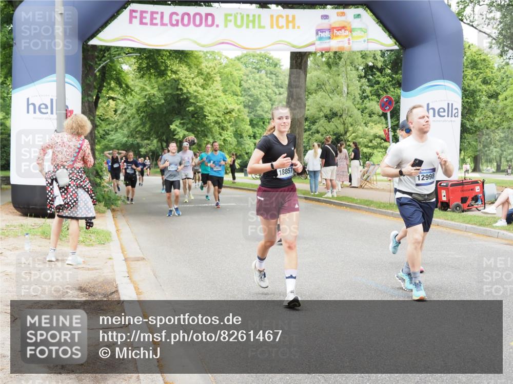 29.06.2025 - hella hamburg halbmarathon MichiJ http://msf.ph/oto/8261467 29.06.2025 10:53:50 Zwischen KM18-KM19 2868, 3630, 4532, 5431, 10042, 11509, 12998, 16379, 17500, 18857 meine-sportfotos.de