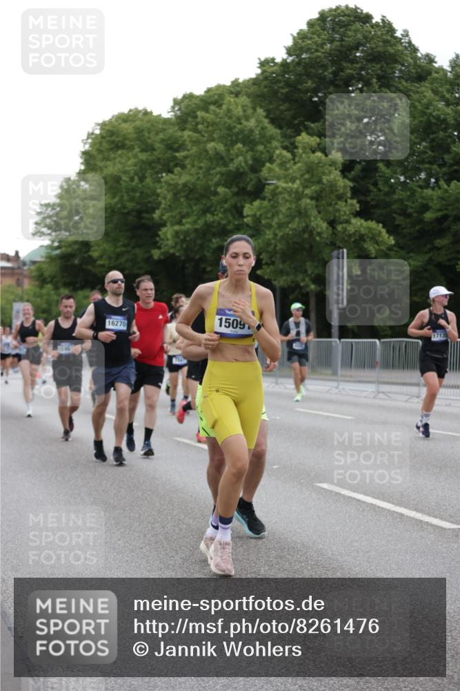 29.06.2025 - hella hamburg halbmarathon Jannik Wohlers http://msf.ph/oto/8261476 29.06.2025 10:32:50 Lombardsbrücke 1324, 1764, 2038, 2054, 2085, 2838, 3341, 3812, 3871, 4030, 4445, 4650, 5180, 5581, 5917, 6773, 8595, 9289, 9591, 9592, 9780, 11229, 11713, 11826, 12039, 12812, 12813, 13339, 14085, 14305, 14743, 15091, 15815, 15885, 15951, 15957, 15964, 16246, 16270, 16391, 17135, 18409, 18742, 18743, 18951 meine-sportfotos.de