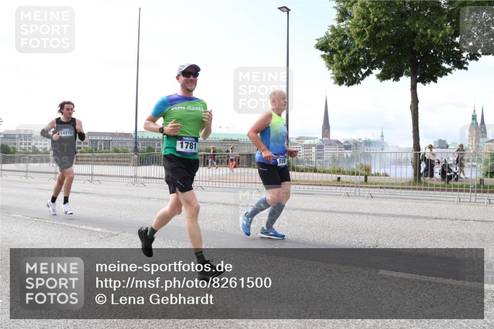 29.06.2025 - hella hamburg halbmarathon Lena Gebhardt http://msf.ph/oto/8261500 29.06.2025 10:10:59 Lombardsbrücke 1166, 1186, 1723, 1781, 2868, 4287, 4389, 5254, 5653, 5990, 5991, 7250, 7271, 7370, 8171, 8206, 8207, 8561, 9169, 9681, 9829, 10196, 11149, 11355, 11887, 11904, 11905, 12426, 12556, 12571, 12629, 12790, 12836, 13588, 13594, 13825, 13901, 14022, 14270, 15009, 15214, 15252, 15908, 16344, 16808, 17142, 17500, 17532, 18949, 19241 meine-sportfotos.de