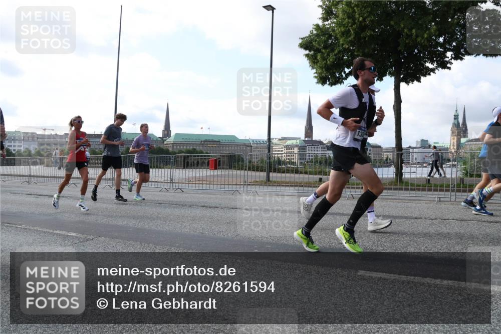 29.06.2025 - hella hamburg halbmarathon Lena Gebhardt http://msf.ph/oto/8261594 29.06.2025 09:57:05 Lombardsbrücke 1030, 1327, 1381, 1442, 1460, 1496, 1537, 1657, 1783, 1833, 2013, 2025, 2074, 2111, 2119, 2208, 2340, 2378, 2396, 2595, 2814, 2839, 2869, 2878, 3093, 3103, 3310, 3575, 3652, 3791, 4377, 4404, 4558, 4635, 4726, 4770, 4897, 5008, 5013, 5021, 5169, 5194, 5319, 5744, 5839, 6033, 6377, 6561, 6562, 6631, 6720, 6762, 7176, 7177, 7259, 7475, 7918, 8112, 8261, 8313, 8572, 8587, 8618, 8651, 8661, 8710, 8813, 8863, 8921, 8930, 9060, 9082, 9316, 9497, 9597, 9638, 10191 meine-sportfotos.de