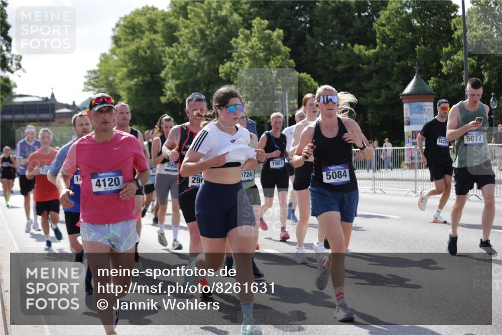 29.06.2025 - hella hamburg halbmarathon Jannik Wohlers http://msf.ph/oto/8261631 29.06.2025 09:58:20 Lombardsbrücke 1410, 1727, 1946, 1951, 2518, 2840, 2883, 2907, 3334, 3819, 3952, 4120, 4152, 4167, 5077, 5084, 5259, 5378, 6294, 6592, 6657, 6759, 6877, 7082, 7369, 7716, 7732, 8068, 8322, 8639, 8721, 9727, 9770, 10724, 11212, 11214, 11638, 11976, 12362, 12483, 12526, 12632, 12633, 12735, 13397, 13465, 13470, 13654, 13694, 13706, 13880, 13997, 14266, 14355, 14363, 14368, 14702, 15275, 15389, 15497, 15506, 15523, 15727, 15854, 16108, 16176, 16470, 16830, 17181, 17346, 17348, 17491 meine-sportfotos.de