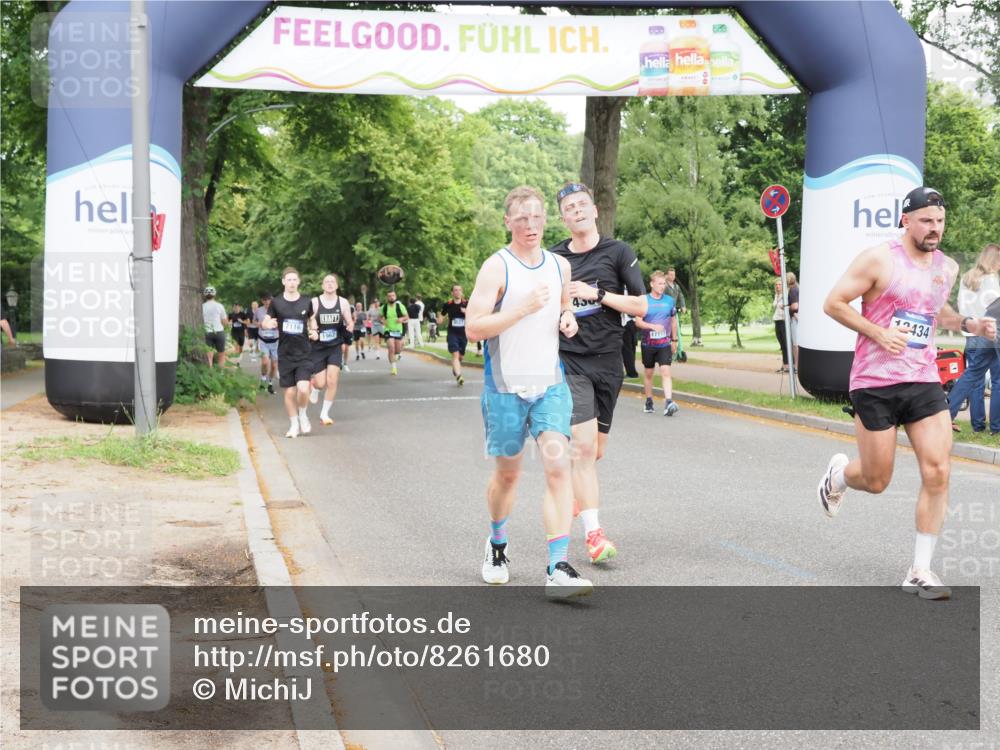29.06.2025 - hella hamburg halbmarathon MichiJ http://msf.ph/oto/8261680 29.06.2025 10:30:01 Zwischen KM18-KM19 1631, 1962, 4871, 5387, 5436, 10375, 10894, 12434, 16281, 18491 meine-sportfotos.de