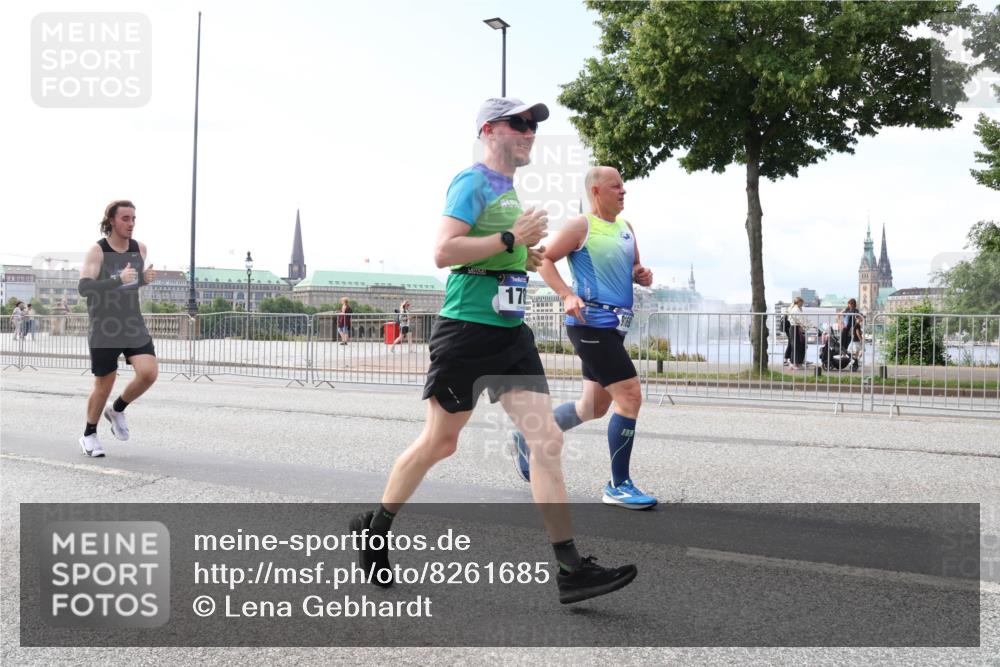29.06.2025 - hella hamburg halbmarathon Lena Gebhardt http://msf.ph/oto/8261685 29.06.2025 10:10:59 Lombardsbrücke 1166, 1186, 1723, 1781, 2868, 4287, 4389, 5254, 5653, 5990, 5991, 7250, 7271, 7370, 8171, 8206, 8207, 8561, 9169, 9681, 9829, 10196, 11149, 11355, 11887, 11904, 11905, 12426, 12556, 12571, 12629, 12790, 12836, 13588, 13594, 13825, 13901, 14022, 14270, 15009, 15214, 15252, 15908, 16344, 16808, 17142, 17500, 17532, 18949, 19241 meine-sportfotos.de