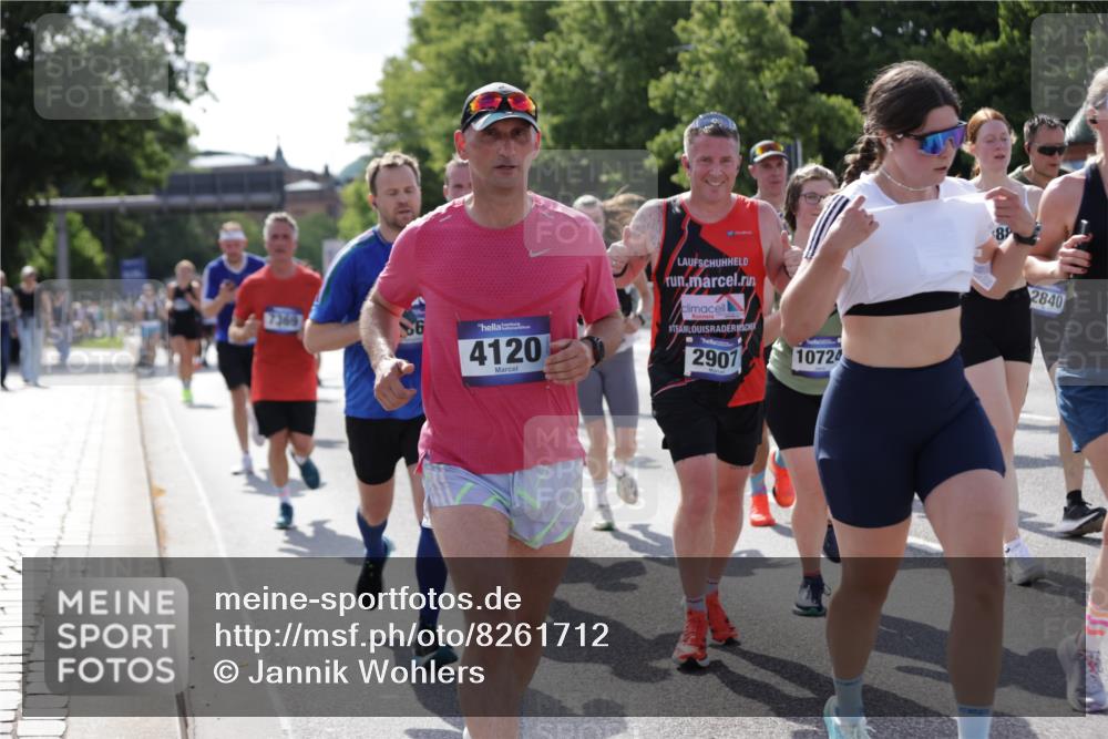 29.06.2025 - hella hamburg halbmarathon Jannik Wohlers http://msf.ph/oto/8261712 29.06.2025 09:58:20 Lombardsbrücke 1410, 1727, 1946, 1951, 2518, 2840, 2883, 2907, 3334, 3819, 3952, 4120, 4152, 4167, 5077, 5084, 5259, 5378, 6294, 6592, 6657, 6759, 6877, 7082, 7369, 7716, 7732, 8068, 8322, 8639, 8721, 9727, 9770, 10724, 11212, 11214, 11638, 11976, 12362, 12483, 12526, 12632, 12633, 12735, 13397, 13465, 13470, 13654, 13694, 13706, 13880, 13997, 14266, 14355, 14363, 14368, 14702, 15275, 15389, 15497, 15506, 15523, 15727, 15854, 16108, 16176, 16470, 16830, 17181, 17346, 17348, 17491 meine-sportfotos.de