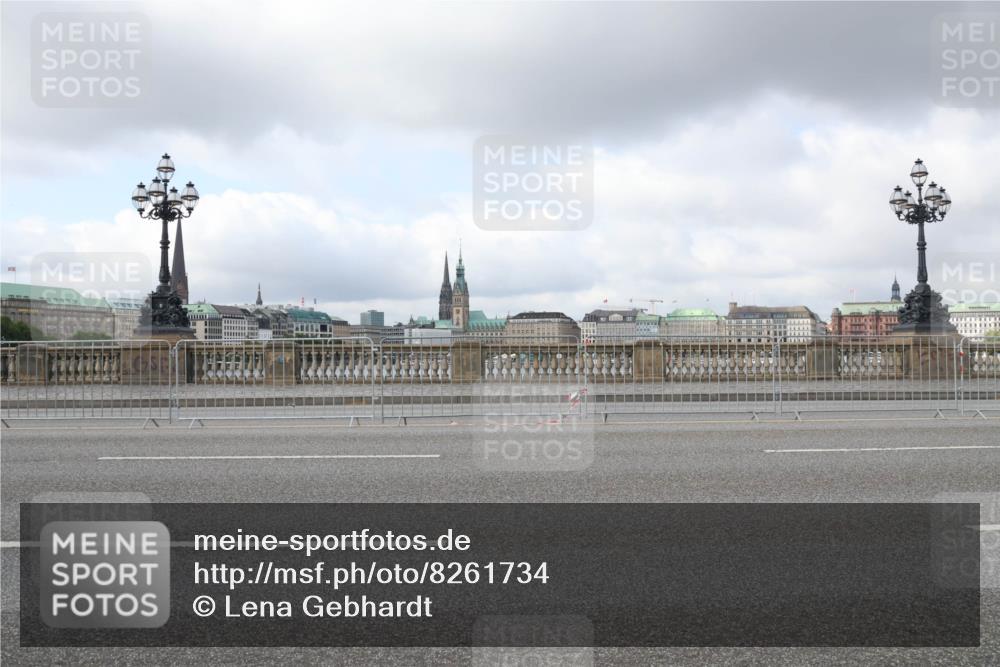 29.06.2025 - hella hamburg halbmarathon Lena Gebhardt http://msf.ph/oto/8261734 29.06.2025 09:03:46 Lombardsbrücke  meine-sportfotos.de