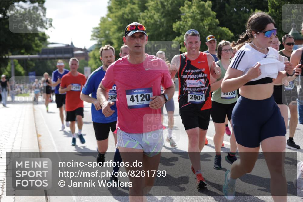 29.06.2025 - hella hamburg halbmarathon Jannik Wohlers http://msf.ph/oto/8261739 29.06.2025 09:58:20 Lombardsbrücke 1410, 1727, 1946, 1951, 2518, 2840, 2883, 2907, 3334, 3819, 3952, 4120, 4152, 4167, 5077, 5084, 5259, 5378, 6294, 6592, 6657, 6759, 6877, 7082, 7369, 7716, 7732, 8068, 8322, 8639, 8721, 9727, 9770, 10724, 11212, 11214, 11638, 11976, 12362, 12483, 12526, 12632, 12633, 12735, 13397, 13465, 13470, 13654, 13694, 13706, 13880, 13997, 14266, 14355, 14363, 14368, 14702, 15275, 15389, 15497, 15506, 15523, 15727, 15854, 16108, 16176, 16470, 16830, 17181, 17346, 17348, 17491 meine-sportfotos.de