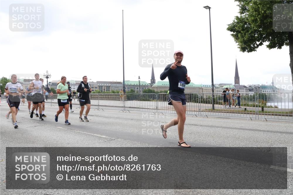 29.06.2025 - hella hamburg halbmarathon Lena Gebhardt http://msf.ph/oto/8261763 29.06.2025 10:46:01 Lombardsbrücke 1004, 1033, 1060, 1085, 1100, 1104, 1421, 1426, 1429, 1465, 1532, 1555, 1854, 1867, 1868, 1983, 2008, 2398, 2423, 2522, 2550, 2773, 2813, 2917, 2951, 2954, 2965, 2973, 3410, 4104, 4119, 4223, 4317, 4388, 4572, 5044, 5635, 5697, 5703, 5769, 5770, 5854, 5892, 6068, 6133, 6333, 6392, 6623, 7268, 7356, 7605, 7894, 7960, 7983, 8047, 8745, 9120, 9121, 9129, 9337, 9426, 9445, 10327, 10329, 10367, 10511, 11358, 11361, 11876, 11910, 12298, 12507 meine-sportfotos.de