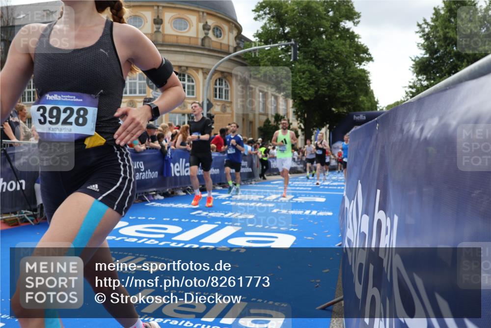 29.06.2025 - hella hamburg halbmarathon Strokosch-Dieckow http://msf.ph/oto/8261773 29.06.2025 10:43:29 Ziel 2653, 3928, 4080, 5124, 5436, 5506, 7635, 8664, 9931, 10237, 10246, 11648, 12623, 13348, 13996, 14484, 14690, 16338, 16720, 17391, 17912, 18513, 18775, 18810, 18942, 18987, 19009, 19051, 19229 meine-sportfotos.de