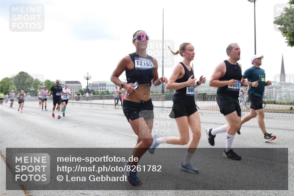29.06.2025 - hella hamburg halbmarathon Lena Gebhardt http://msf.ph/oto/8261782 29.06.2025 10:34:30 Lombardsbrücke 1025, 1672, 2023, 2265, 2412, 2464, 2496, 2510, 2511, 2526, 2801, 2933, 3130, 3145, 3420, 3829, 3848, 4540, 4824, 4826, 5453, 5609, 6034, 6105, 6171, 6329, 6571, 6574, 6843, 7020, 7324, 7329, 7386, 7644, 7733, 8277, 8349, 8705, 8965, 9122, 9164, 9379, 9448, 9514, 10335, 10360, 10564, 10674, 11122, 11245, 11872, 12164, 12382, 13957, 15477, 16238, 16311, 16390, 16682, 16919, 17230, 18158, 18941 meine-sportfotos.de