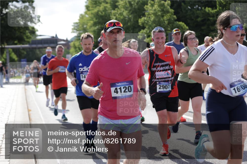 29.06.2025 - hella hamburg halbmarathon Jannik Wohlers http://msf.ph/oto/8261789 29.06.2025 09:58:20 Lombardsbrücke 1410, 1727, 1946, 1951, 2518, 2840, 2883, 2907, 3334, 3819, 3952, 4120, 4152, 4167, 5077, 5084, 5259, 5378, 6294, 6592, 6657, 6759, 6877, 7082, 7369, 7716, 7732, 8068, 8322, 8639, 8721, 9727, 9770, 10724, 11212, 11214, 11638, 11976, 12362, 12483, 12526, 12632, 12633, 12735, 13397, 13465, 13470, 13654, 13694, 13706, 13880, 13997, 14266, 14355, 14363, 14368, 14702, 15275, 15389, 15497, 15506, 15523, 15727, 15854, 16108, 16176, 16470, 16830, 17181, 17346, 17348, 17491 meine-sportfotos.de