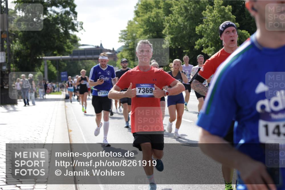 29.06.2025 - hella hamburg halbmarathon Jannik Wohlers http://msf.ph/oto/8261919 29.06.2025 09:58:22 Lombardsbrücke 1410, 1485, 1727, 1946, 1951, 2518, 2840, 2883, 2907, 3334, 3819, 3952, 4120, 4152, 4167, 5077, 5084, 5378, 6294, 6592, 6657, 6759, 6877, 7082, 7369, 7716, 7732, 8068, 8322, 8639, 8721, 9727, 9770, 10724, 11212, 11638, 11976, 12135, 12362, 12483, 12526, 12632, 13397, 13465, 13470, 13654, 13694, 13706, 13880, 13997, 14266, 14355, 14363, 14368, 14702, 15275, 15497, 15506, 15523, 15727, 15854, 16108, 16292, 16470, 16830, 17181, 17346, 17348, 17491 meine-sportfotos.de