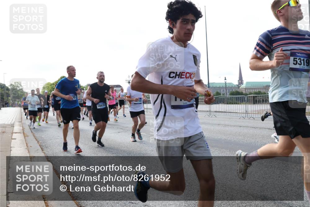 29.06.2025 - hella hamburg halbmarathon Lena Gebhardt http://msf.ph/oto/8261952 29.06.2025 09:57:06 Lombardsbrücke 1030, 1327, 1381, 1442, 1460, 1496, 1537, 1657, 1783, 1833, 2013, 2025, 2074, 2111, 2119, 2208, 2340, 2378, 2396, 2595, 2814, 2839, 2869, 2878, 3093, 3103, 3310, 3575, 3652, 3698, 3791, 4377, 4558, 4635, 4726, 4770, 4897, 5008, 5013, 5018, 5021, 5169, 5194, 5319, 5744, 5839, 6033, 6377, 6561, 6562, 6631, 6720, 6762, 7176, 7177, 7259, 7918, 8112, 8261, 8313, 8572, 8587, 8618, 8651, 8661, 8710, 8813, 8863, 8921, 8930, 9060, 9082, 9316, 9497, 9597, 9638, 10191 meine-sportfotos.de