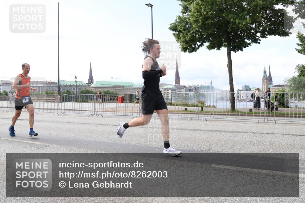 29.06.2025 - hella hamburg halbmarathon Lena Gebhardt http://msf.ph/oto/8262003 29.06.2025 10:11:00 Lombardsbrücke 1166, 1186, 1723, 1781, 2868, 4287, 4389, 5254, 5653, 5990, 5991, 7250, 7271, 7370, 8171, 8206, 8207, 8561, 9169, 9681, 9829, 10196, 11149, 11355, 11887, 11904, 11905, 12426, 12556, 12571, 12629, 12790, 12836, 13588, 13594, 13825, 13901, 14022, 14270, 15009, 15214, 15252, 15908, 16344, 16383, 16808, 17142, 17500, 17532, 18949, 19241 meine-sportfotos.de