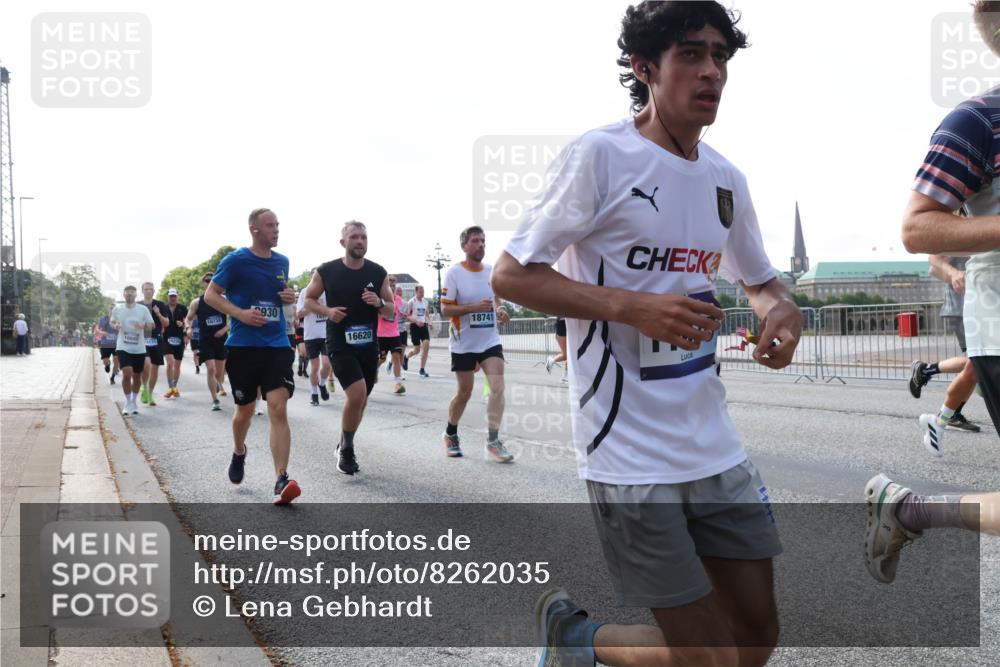 29.06.2025 - hella hamburg halbmarathon Lena Gebhardt http://msf.ph/oto/8262035 29.06.2025 09:57:06 Lombardsbrücke 1030, 1327, 1381, 1442, 1460, 1496, 1537, 1657, 1783, 1833, 2013, 2025, 2074, 2111, 2119, 2208, 2340, 2378, 2396, 2595, 2814, 2839, 2869, 2878, 3093, 3103, 3310, 3575, 3652, 3698, 3791, 4377, 4558, 4635, 4726, 4770, 4897, 5008, 5013, 5018, 5021, 5169, 5194, 5319, 5744, 5839, 6033, 6377, 6561, 6562, 6631, 6720, 6762, 7176, 7177, 7259, 7918, 8112, 8261, 8313, 8572, 8587, 8618, 8651, 8661, 8710, 8813, 8863, 8921, 8930, 9060, 9082, 9316, 9497, 9597, 9638, 10191 meine-sportfotos.de