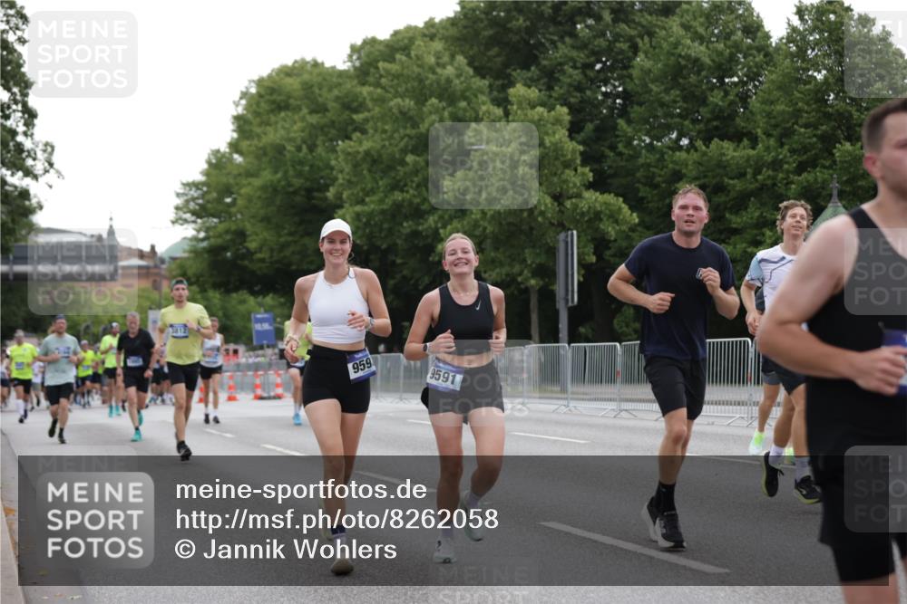 29.06.2025 - hella hamburg halbmarathon Jannik Wohlers http://msf.ph/oto/8262058 29.06.2025 10:32:55 Lombardsbrücke 1764, 1995, 2038, 2054, 2085, 2838, 3341, 3812, 4164, 4445, 5180, 5581, 5917, 6773, 7705, 8595, 9289, 9591, 9592, 9750, 9780, 11229, 11713, 11826, 12039, 12812, 12813, 13339, 14085, 15091, 15815, 15885, 15964, 16246, 16270, 16391, 17135, 18742, 18743, 18951 meine-sportfotos.de
