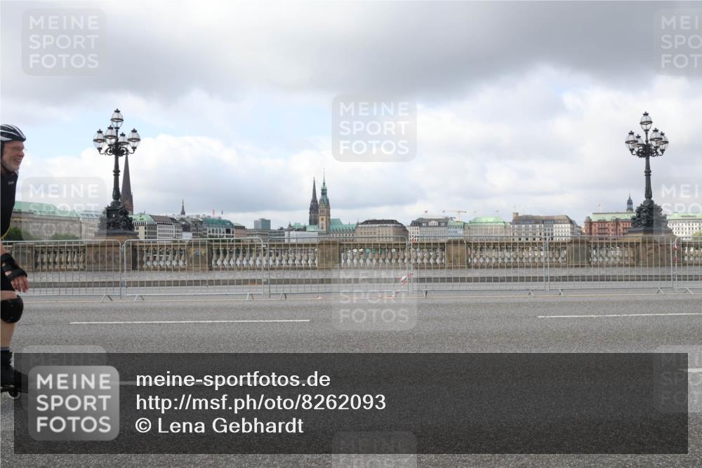 29.06.2025 - hella hamburg halbmarathon Lena Gebhardt http://msf.ph/oto/8262093 29.06.2025 09:03:46 Lombardsbrücke  meine-sportfotos.de
