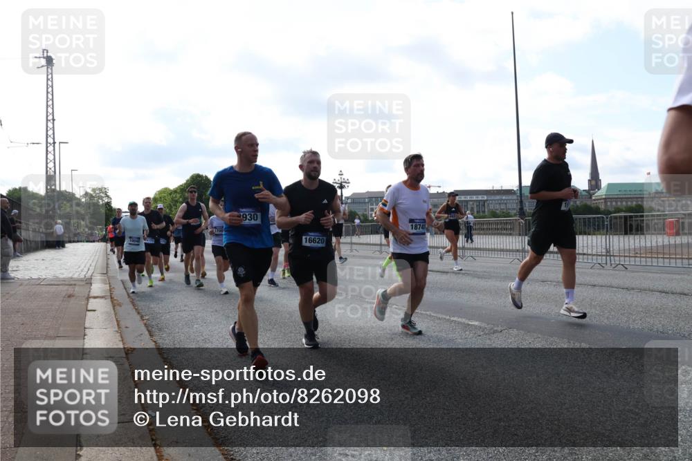 29.06.2025 - hella hamburg halbmarathon Lena Gebhardt http://msf.ph/oto/8262098 29.06.2025 09:57:06 Lombardsbrücke 1030, 1327, 1381, 1442, 1460, 1496, 1537, 1657, 1783, 1833, 2013, 2025, 2074, 2111, 2119, 2208, 2340, 2378, 2396, 2595, 2814, 2839, 2869, 2878, 3093, 3103, 3310, 3575, 3652, 3698, 3791, 4377, 4558, 4635, 4726, 4770, 4897, 5008, 5013, 5018, 5021, 5169, 5194, 5319, 5744, 5839, 6033, 6377, 6561, 6562, 6631, 6720, 6762, 7176, 7177, 7259, 7918, 8112, 8261, 8313, 8572, 8587, 8618, 8651, 8661, 8710, 8813, 8863, 8921, 8930, 9060, 9082, 9316, 9497, 9597, 9638, 10191 meine-sportfotos.de