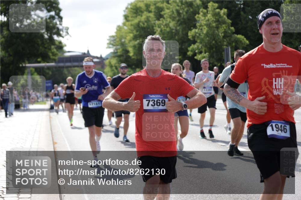 29.06.2025 - hella hamburg halbmarathon Jannik Wohlers http://msf.ph/oto/8262130 29.06.2025 09:58:22 Lombardsbrücke 1410, 1485, 1727, 1946, 1951, 2518, 2840, 2883, 2907, 3334, 3819, 3952, 4120, 4152, 4167, 5077, 5084, 5378, 6294, 6592, 6657, 6759, 6877, 7082, 7369, 7716, 7732, 8068, 8322, 8639, 8721, 9727, 9770, 10724, 11212, 11638, 11976, 12135, 12362, 12483, 12526, 12632, 13397, 13465, 13470, 13654, 13694, 13706, 13880, 13997, 14266, 14355, 14363, 14368, 14702, 15275, 15497, 15506, 15523, 15727, 15854, 16108, 16292, 16470, 16830, 17181, 17346, 17348, 17491 meine-sportfotos.de