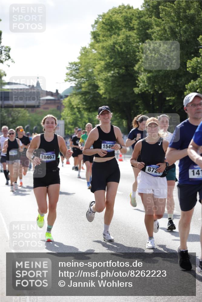 29.06.2025 - hella hamburg halbmarathon Jannik Wohlers http://msf.ph/oto/8262223 29.06.2025 09:58:26 Lombardsbrücke 1410, 1485, 1727, 1946, 1951, 2840, 2883, 2907, 3334, 3952, 4120, 4167, 5077, 5084, 6294, 6629, 6657, 7082, 7369, 7716, 7732, 8068, 8322, 8639, 8721, 9655, 9727, 9770, 10488, 10724, 11212, 11612, 11638, 11976, 12135, 12362, 12526, 13397, 13465, 13654, 13694, 13706, 13880, 13997, 14355, 14363, 14368, 14702, 15275, 15497, 15506, 15516, 15727, 15854, 16108, 16292, 16470, 17181, 17346, 17491, 17828, 18000, 18181, 18308, 18340, 19152 meine-sportfotos.de