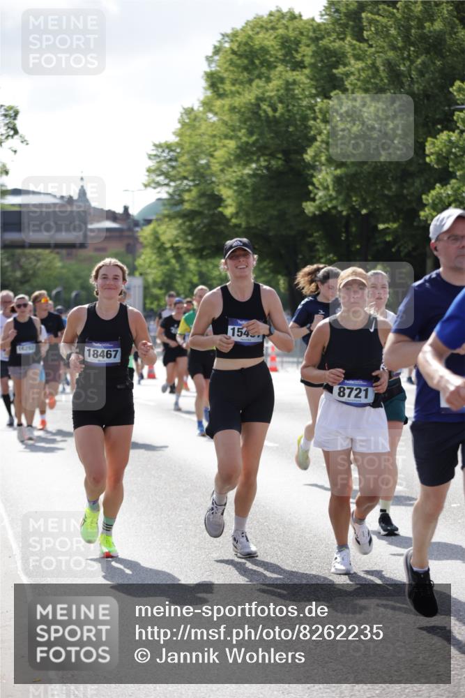 29.06.2025 - hella hamburg halbmarathon Jannik Wohlers http://msf.ph/oto/8262235 29.06.2025 09:58:26 Lombardsbrücke 1410, 1485, 1727, 1946, 1951, 2840, 2883, 2907, 3334, 3952, 4120, 4167, 5077, 5084, 6294, 6629, 6657, 7082, 7369, 7716, 7732, 8068, 8322, 8639, 8721, 9655, 9727, 9770, 10488, 10724, 11212, 11612, 11638, 11976, 12135, 12362, 12526, 13397, 13465, 13654, 13694, 13706, 13880, 13997, 14355, 14363, 14368, 14702, 15275, 15497, 15506, 15516, 15727, 15854, 16108, 16292, 16470, 17181, 17346, 17491, 17828, 18000, 18181, 18308, 18340, 19152 meine-sportfotos.de