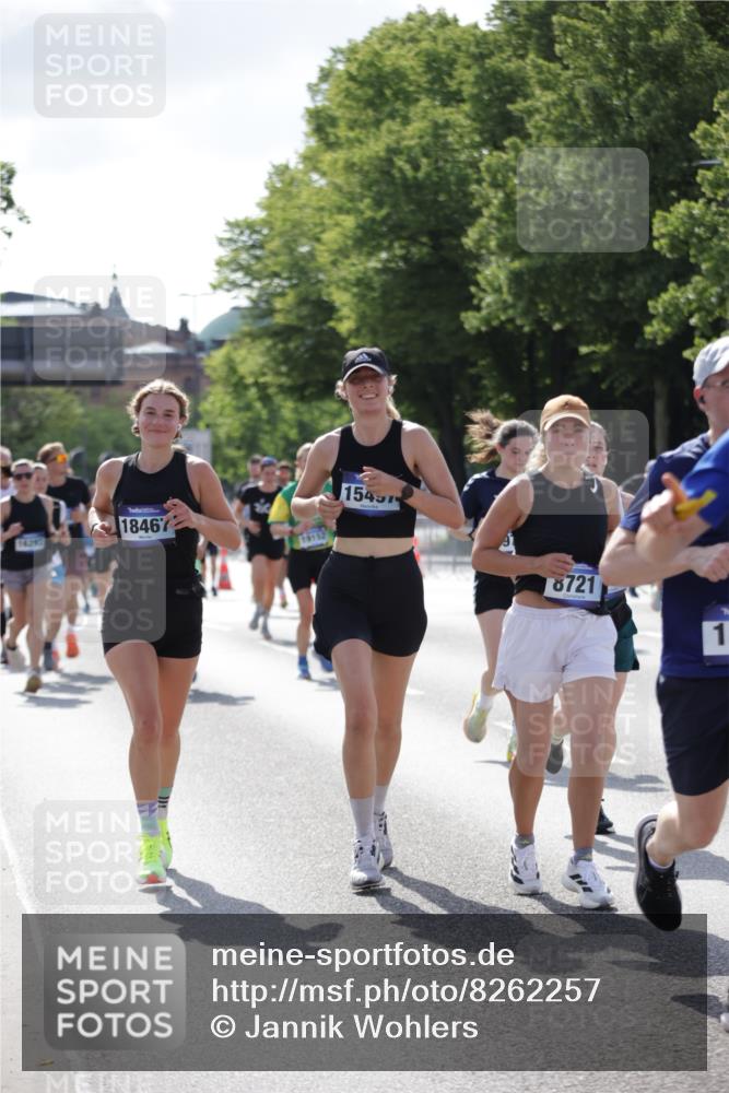 29.06.2025 - hella hamburg halbmarathon Jannik Wohlers http://msf.ph/oto/8262257 29.06.2025 09:58:26 Lombardsbrücke 1410, 1485, 1727, 1946, 1951, 2840, 2883, 2907, 3334, 3952, 4120, 4167, 5077, 5084, 6294, 6629, 6657, 7082, 7369, 7716, 7732, 8068, 8322, 8639, 8721, 9655, 9727, 9770, 10488, 10724, 11212, 11612, 11638, 11976, 12135, 12362, 12526, 13397, 13465, 13654, 13694, 13706, 13880, 13997, 14355, 14363, 14368, 14702, 15275, 15497, 15506, 15516, 15727, 15854, 16108, 16292, 16470, 17181, 17346, 17491, 17828, 18000, 18181, 18308, 18340, 19152 meine-sportfotos.de