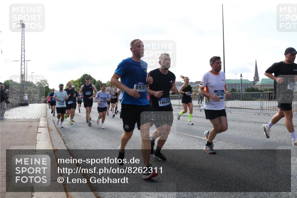 29.06.2025 - hella hamburg halbmarathon Lena Gebhardt http://msf.ph/oto/8262311 29.06.2025 09:57:07 Lombardsbrücke 1030, 1327, 1381, 1442, 1460, 1496, 1537, 1657, 1783, 1833, 2013, 2025, 2074, 2111, 2119, 2208, 2340, 2378, 2396, 2595, 2814, 2839, 2869, 2878, 3093, 3103, 3310, 3575, 3652, 3698, 3791, 4299, 4377, 4558, 4635, 4726, 4770, 4897, 5008, 5013, 5018, 5021, 5169, 5194, 5319, 5744, 5839, 6033, 6377, 6631, 6720, 6762, 7176, 7177, 7259, 7918, 8112, 8261, 8313, 8572, 8587, 8618, 8651, 8661, 8710, 8813, 8863, 8921, 8930, 9060, 9082, 9316, 9497, 9638, 10191 meine-sportfotos.de