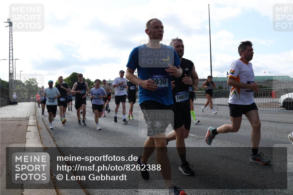 29.06.2025 - hella hamburg halbmarathon Lena Gebhardt http://msf.ph/oto/8262388 29.06.2025 09:57:07 Lombardsbrücke 1030, 1327, 1381, 1442, 1460, 1496, 1537, 1657, 1783, 1833, 2013, 2025, 2074, 2111, 2119, 2208, 2340, 2378, 2396, 2595, 2814, 2839, 2869, 2878, 3093, 3103, 3310, 3575, 3652, 3698, 3791, 4299, 4377, 4558, 4635, 4726, 4770, 4897, 5008, 5013, 5018, 5021, 5169, 5194, 5319, 5744, 5839, 6033, 6377, 6631, 6720, 6762, 7176, 7177, 7259, 7918, 8112, 8261, 8313, 8572, 8587, 8618, 8651, 8661, 8710, 8813, 8863, 8921, 8930, 9060, 9082, 9316, 9497, 9638, 10191 meine-sportfotos.de