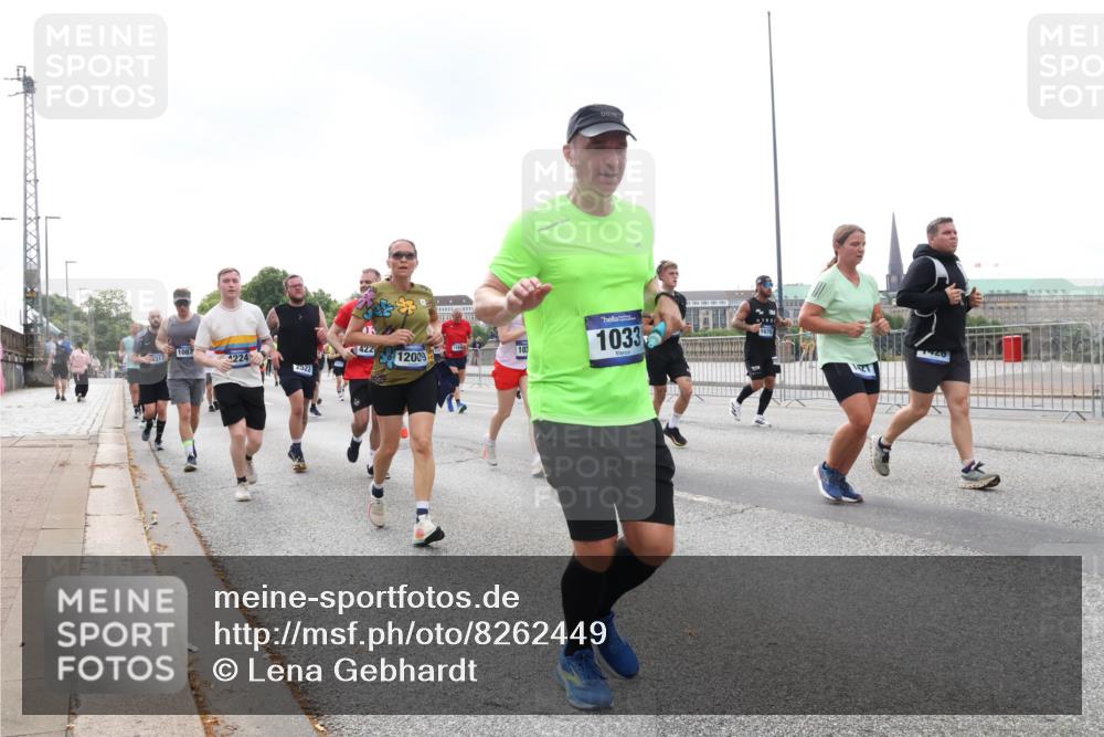 29.06.2025 - hella hamburg halbmarathon Lena Gebhardt http://msf.ph/oto/8262449 29.06.2025 10:46:02 Lombardsbrücke 1004, 1033, 1060, 1085, 1100, 1104, 1421, 1426, 1429, 1465, 1532, 1555, 1854, 1867, 1868, 1983, 2008, 2398, 2423, 2522, 2550, 2773, 2813, 2917, 2951, 2954, 2965, 3410, 4104, 4119, 4223, 4317, 4388, 4572, 5044, 5635, 5697, 5703, 5769, 5770, 5854, 5892, 6068, 6133, 6333, 6392, 6623, 7268, 7356, 7368, 7374, 7605, 7894, 7960, 7983, 8047, 8745, 9120, 9121, 9129, 9337, 9426, 9445, 10327, 10329, 10367, 10511, 11358, 11361, 11876, 11910, 12298, 12333, 12507, 12522 meine-sportfotos.de