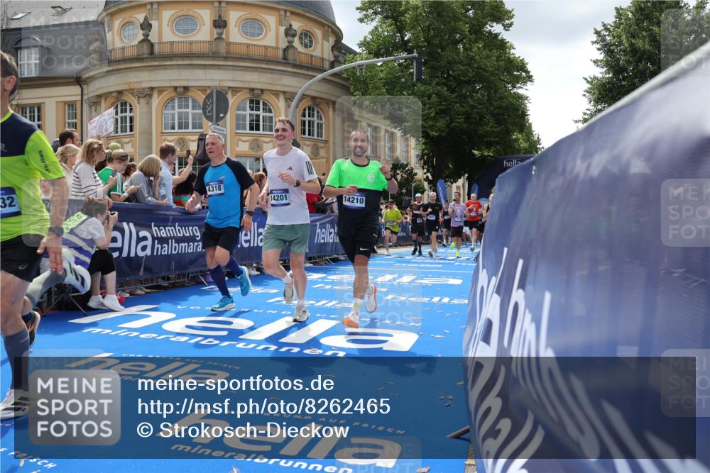 29.06.2025 - hella hamburg halbmarathon Strokosch-Dieckow http://msf.ph/oto/8262465 29.06.2025 10:43:43 Ziel 1976, 3116, 3437, 4318, 5624, 5692, 6903, 6991, 7185, 9043, 9114, 9159, 9374, 11153, 11778, 11848, 13421, 13897, 14201, 14210, 14690, 15328, 15512, 15932, 16062, 16105, 17912, 18449, 18650, 19090 meine-sportfotos.de