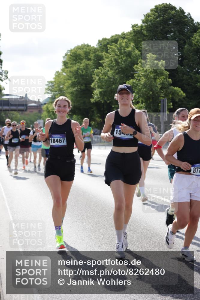 29.06.2025 - hella hamburg halbmarathon Jannik Wohlers http://msf.ph/oto/8262480 29.06.2025 09:58:27 Lombardsbrücke 1410, 1485, 1715, 1719, 1727, 1946, 1951, 2840, 2883, 2907, 3037, 3334, 3952, 4120, 4167, 5077, 5084, 6294, 6629, 6657, 7082, 7369, 7716, 7732, 8068, 8322, 8639, 8721, 8798, 9655, 9727, 9770, 10488, 10724, 11212, 11612, 11976, 12135, 12362, 12526, 13397, 13465, 13654, 13694, 13706, 13880, 13997, 14355, 14363, 14368, 14702, 15275, 15497, 15506, 15516, 15727, 15854, 16108, 16292, 16470, 17181, 17383, 17491, 17828, 18000, 18181, 18308, 18340, 19152 meine-sportfotos.de