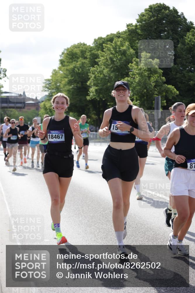 29.06.2025 - hella hamburg halbmarathon Jannik Wohlers http://msf.ph/oto/8262502 29.06.2025 09:58:27 Lombardsbrücke 1410, 1485, 1715, 1719, 1727, 1946, 1951, 2840, 2883, 2907, 3037, 3334, 3952, 4120, 4167, 5077, 5084, 6294, 6629, 6657, 7082, 7369, 7716, 7732, 8068, 8322, 8639, 8721, 8798, 9655, 9727, 9770, 10488, 10724, 11212, 11612, 11976, 12135, 12362, 12526, 13397, 13465, 13654, 13694, 13706, 13880, 13997, 14355, 14363, 14368, 14702, 15275, 15497, 15506, 15516, 15727, 15854, 16108, 16292, 16470, 17181, 17383, 17491, 17828, 18000, 18181, 18308, 18340, 19152 meine-sportfotos.de