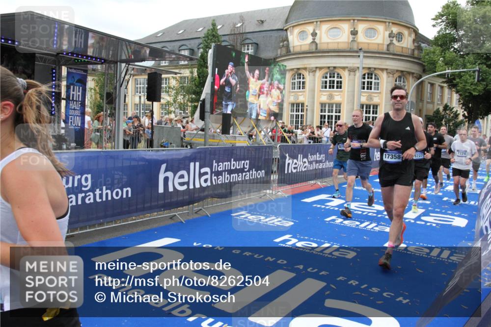 29.06.2025 - hella hamburg halbmarathon Michael Strokosch http://msf.ph/oto/8262504 29.06.2025 10:51:50 Ziel 2396, 6286, 7224, 8710, 8819, 9793, 9959, 12224, 15427, 15727, 15831, 15899, 16907, 17682, 19053, 19137 meine-sportfotos.de